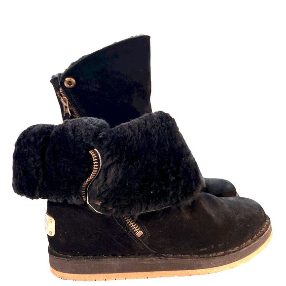 R.J.'s Fuzzies Black Suede Trixie Boots Size Women's 7 - Picture 3 of 9